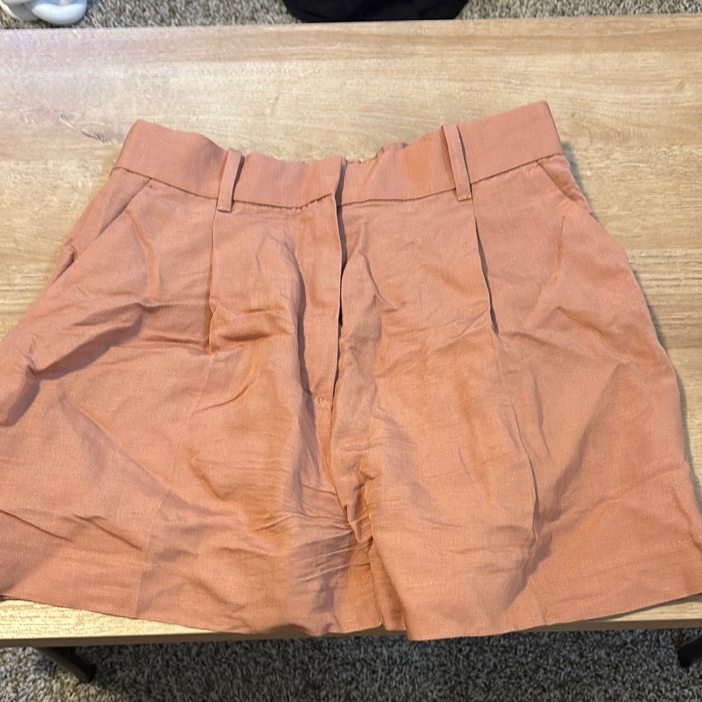 Linen H&M shorts